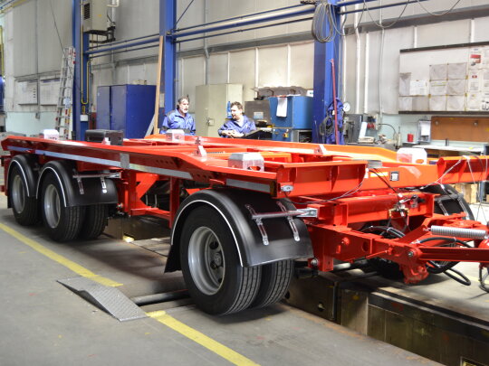 Przyczepy kontenerowe z&nbsp;obrotnicą